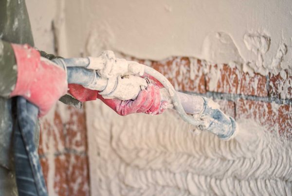 Lime Render vs Cement Render UK | How Long Does Plaster Take to Dry?